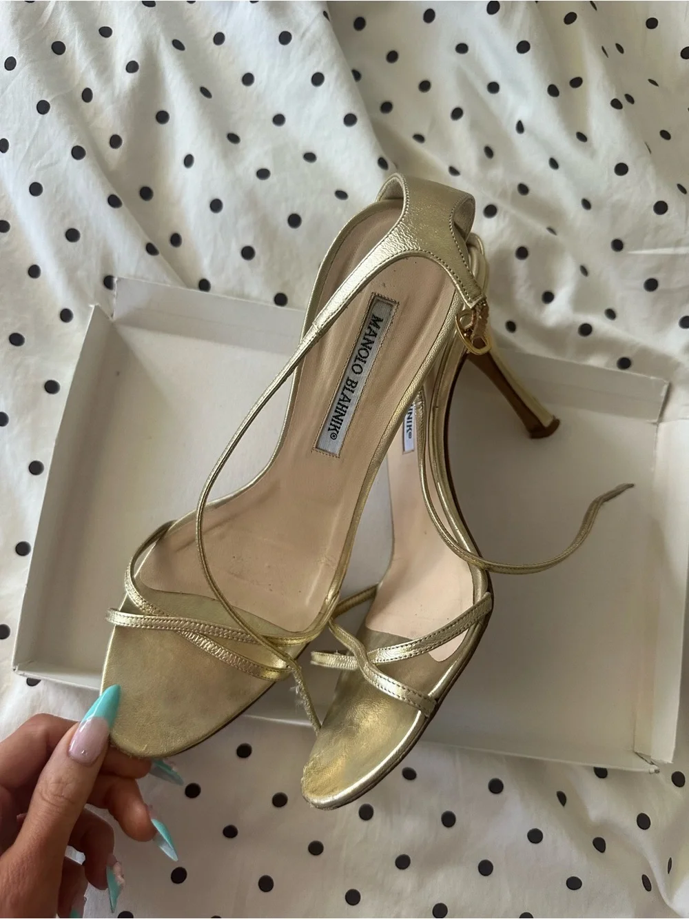 Gold manolos